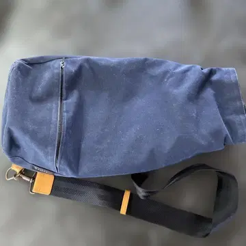 네이비 캔버스 숄더백