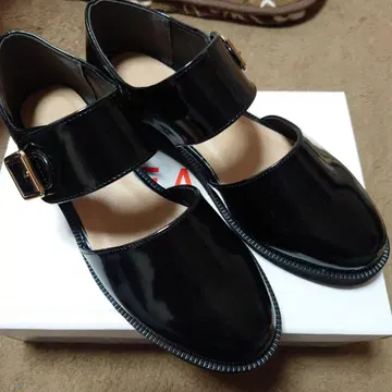 블랙 스트랩 로퍼