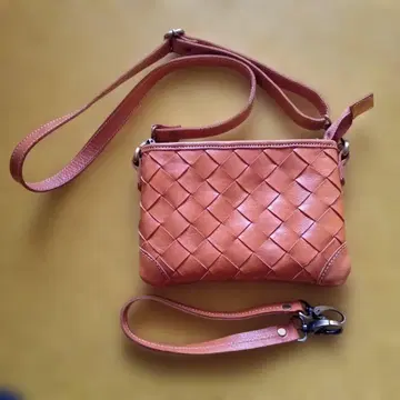 가죽 뜨개질 숄더백