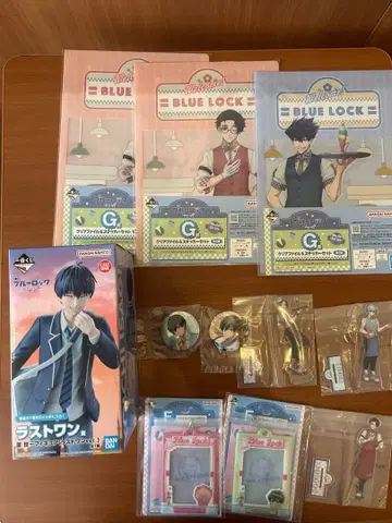 블루 록 피규어 클리어 파일 아크릴 스탠드 캔뱃지 패스 케이스