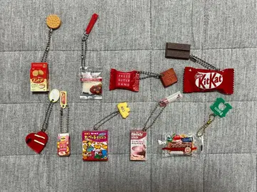 캡슐 토이 가챠가챠 식품 묶음 판매 빨간색 레드