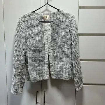 Bou Jeloud 트위드 노카라 자켓