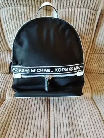 MICHAEL KORS 블랙 백팩