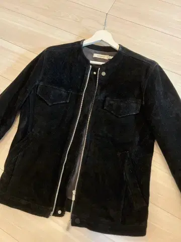 새상품급 논네이티브 가죽 재킷 노카라 스웨이드 블랙 1