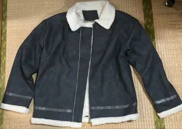 보아 부착 다크 그레이 자켓