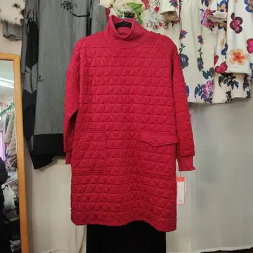 새상품 추가 OFF 퀼팅 원피스 넉넉한 와이드 실루엣 레드