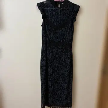 ZARA 블랙 레이스 미디 기장 원피스