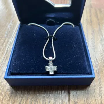 Swarovski 실버 크로스 목걸이