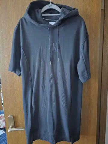 그레이 후드 부착 숏 슬리브 후드티