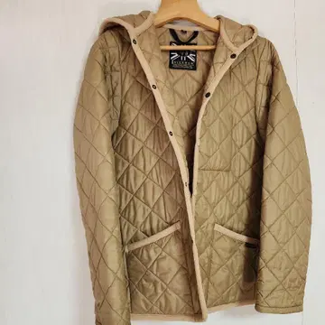 LAVENHAM 퀼팅 자켓 베이지 후드 부착