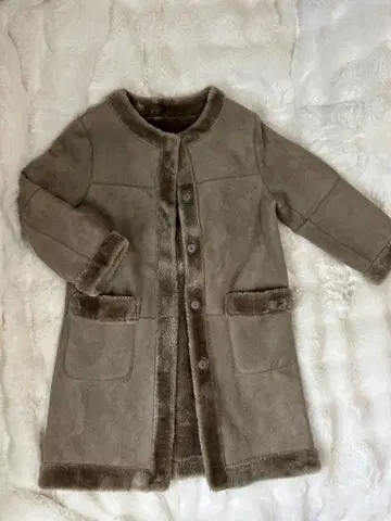 베이지 리버서블 무스탕 코트 하프 기장