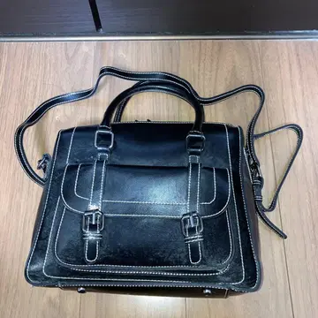 블랙 가죽 숄더백