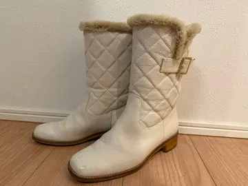 DIANA 화이트 가죽 퀼팅 롱 부츠