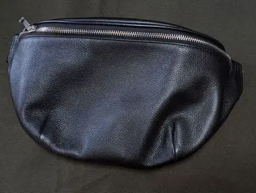 GU 블랙 가죽 숄더백