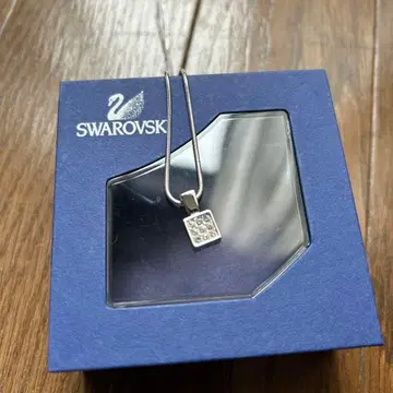 Swarovski 실버 스퀘어 펜던트 목걸이