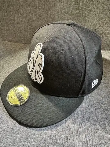 DISSIZIT! 59FIFTY 캡 7 1/2