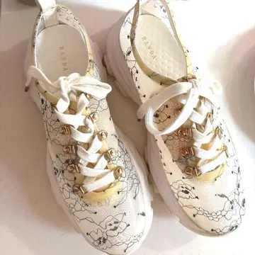 randa 스니커즈 24.5~25cm LL 사이즈 미사용 새상품