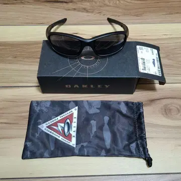 OAKLEY STRAIGHT JACKET