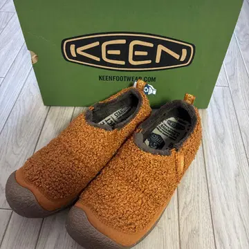 KEEN 브라운 플리스 슬립온 25.5