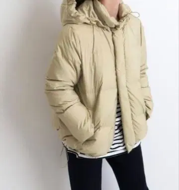 슬로브 이에나 후드 부착 베이지 다운 자켓