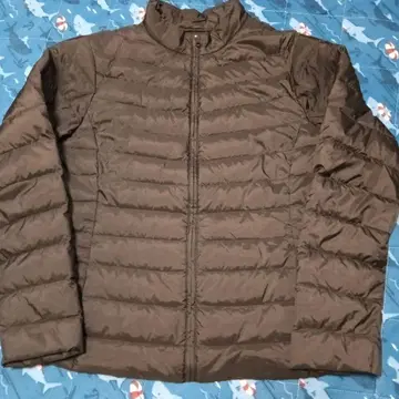 유니클로 울트라 라이트 다운 자켓 다크 브라운 XL