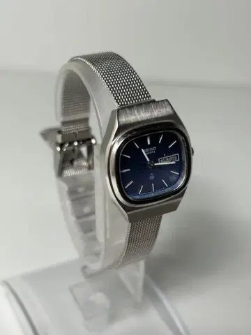 SEIKO 블루 손목시계 (쿼츠)