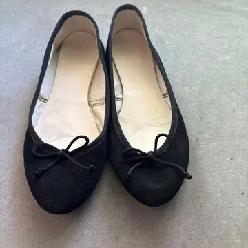 블랙 리본 포함 스웨이드 발레 슈즈 37