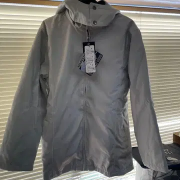 AMORTE 라이트 그레이 마운틴 후드티