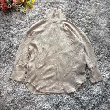 하르메크 하이넥 리브 니트 [ S ] 베이지 루즈핏 포켓 부착 울 혼방