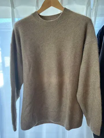 AURALEE 100% 캐시미어 크루넥 스웨터