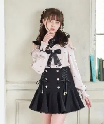 리즈리사 하트 자수 어깨 트임 레이어드 니트 블랙 핑크 양산형 지뢰계