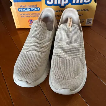 SKECHERS Air-Cooled Memory Foam 스니커즈