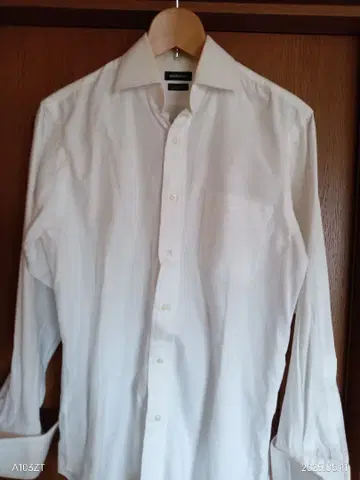 새상품급 NEW YORKER 뉴요커 긴팔 셔츠 화이트 무지 셔츠