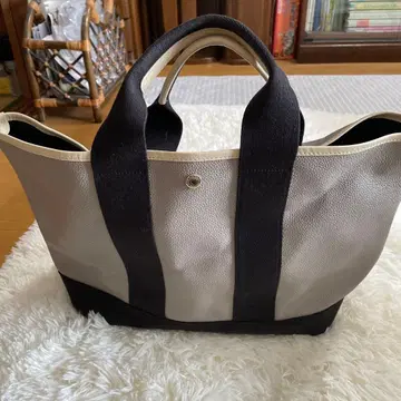 Breath 탑카피 그레이와 블랙 토트백