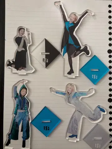 ExWHYZ mayu 아크릴 스탠드 세트