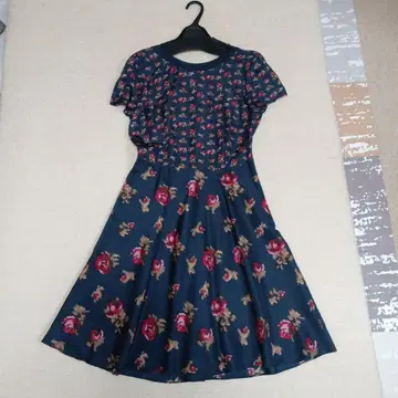 브룩스브라더스 장미 패턴 실크 원피스