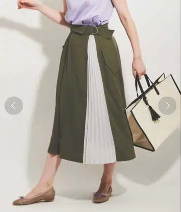 The Virgnia 플리츠 콤비 플레어 스커트