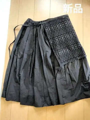 새상품 그램 (g) 코튼 레이스 에이프런 부착 스커트