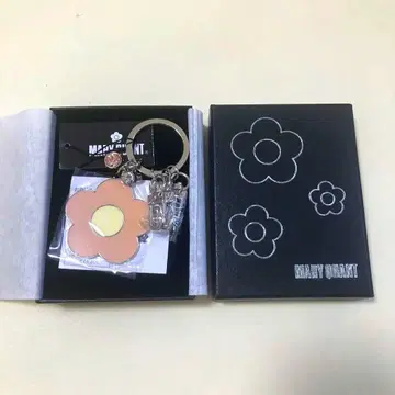 [ 미사용 새상품 ] MARY QUANT 꽃 모양 키링 박스 포함