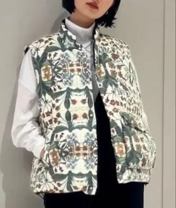 캬바 꽃무늬 다운 베스트