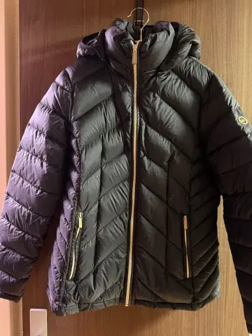 마이클코어스 다운 코트