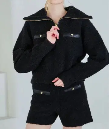 Riu Boucle 니트 탑 x 쇼트 팬츠