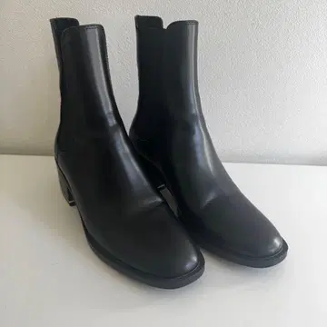 컨디션 최상 블랙 자라 (ZARA) 사이드 고어 부츠 블랙 35