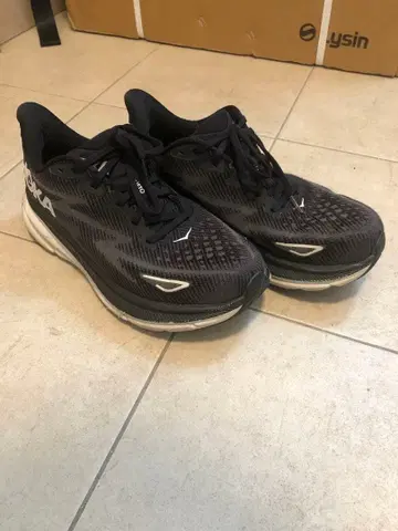 호카 클리프톤 9 와이드