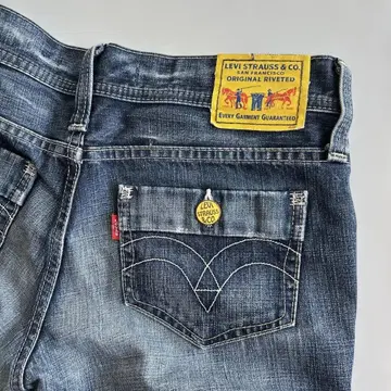 Levi Strauss & Co. 스트레이트 데님 30
