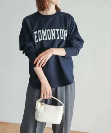 어반 리서치 DOORS 쭈리 로고 풀오버 맨투맨 티셔츠