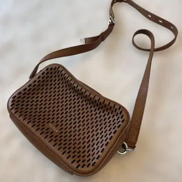 FURLA 브라운 펀칭 숄더백