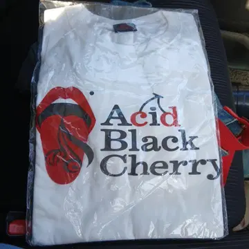 Acid Black Cherry T셔츠 화이트