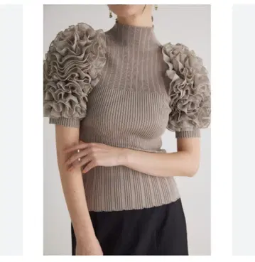 리엔다 숄더 프릴 니트탑 택 포함 새상품 스나이델