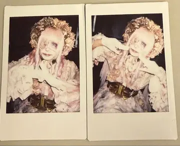 나방과 나비 잇시키 비요리 폴라로이드 검은 날개 의상